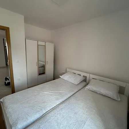 Apartment Malu Rogoznica